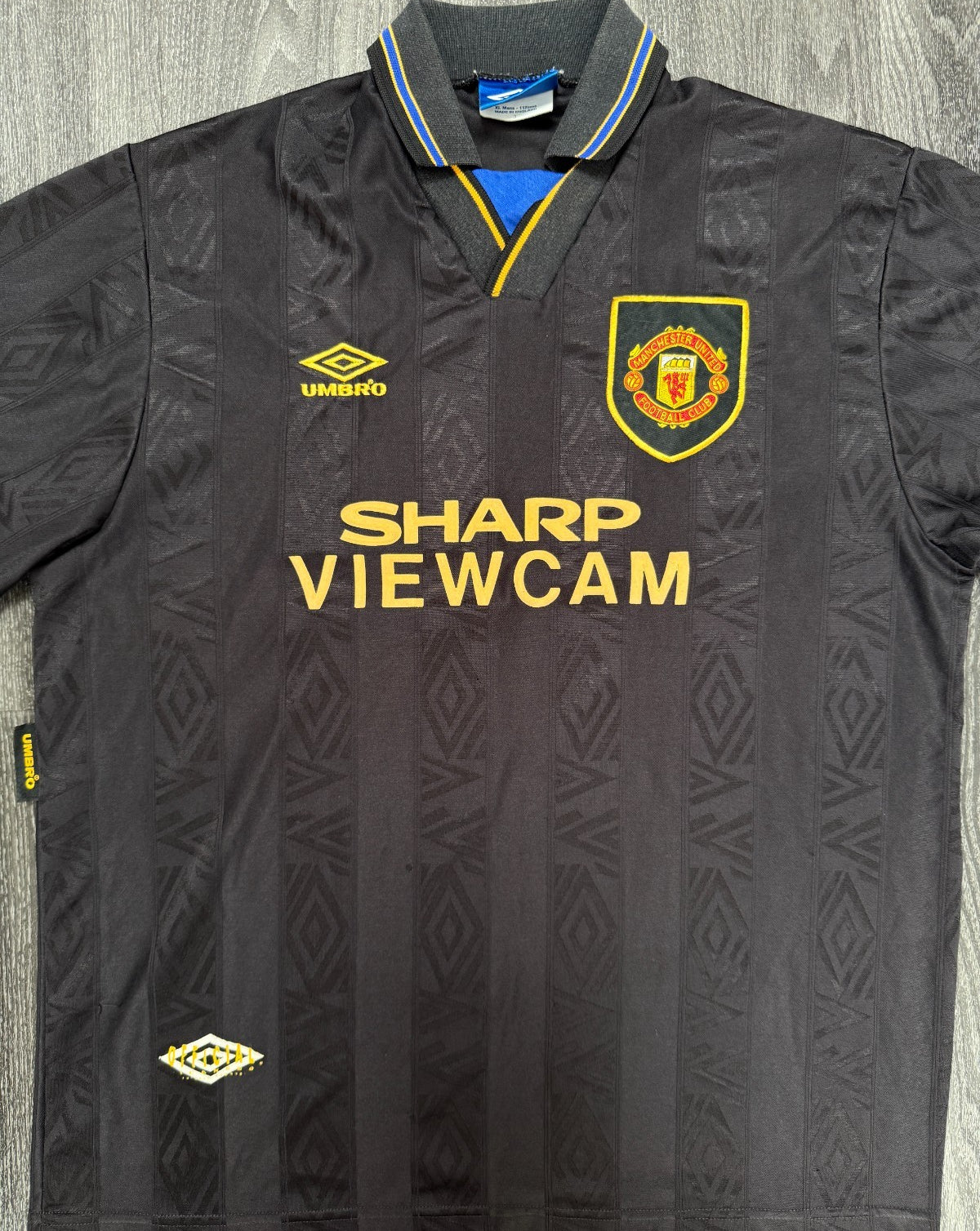 Original Authentic Umbro Manchester United 1993/1994 Away Shirt Mens Extra Large0