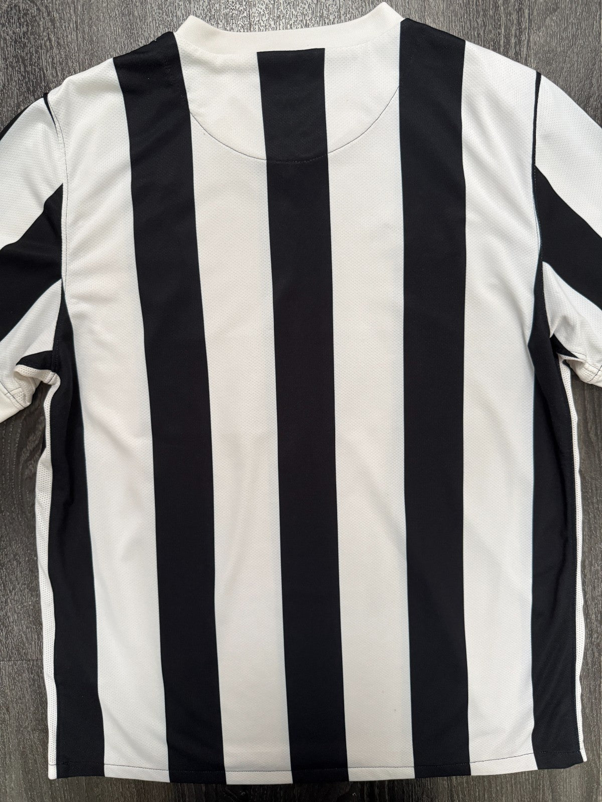 Original Nike Juventus 2009/2010 Home Shirt Mens Medium M6