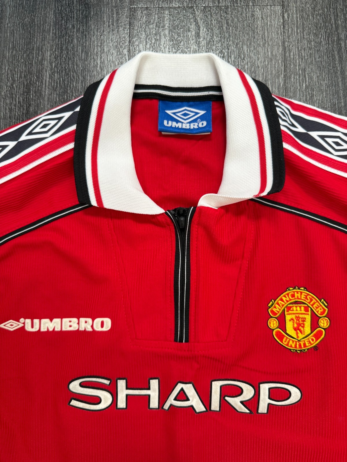Original Umbro Manchester United 19981/1999 Home Shirt Womens Size 12 Medium1