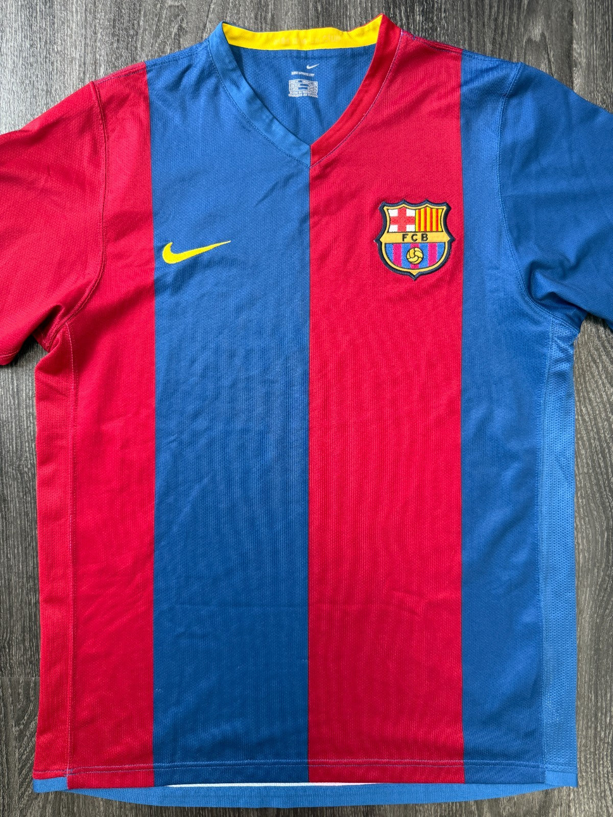 Original Authentic Nike Barcelona 2006/2007 Home Shirt Mens Medium0