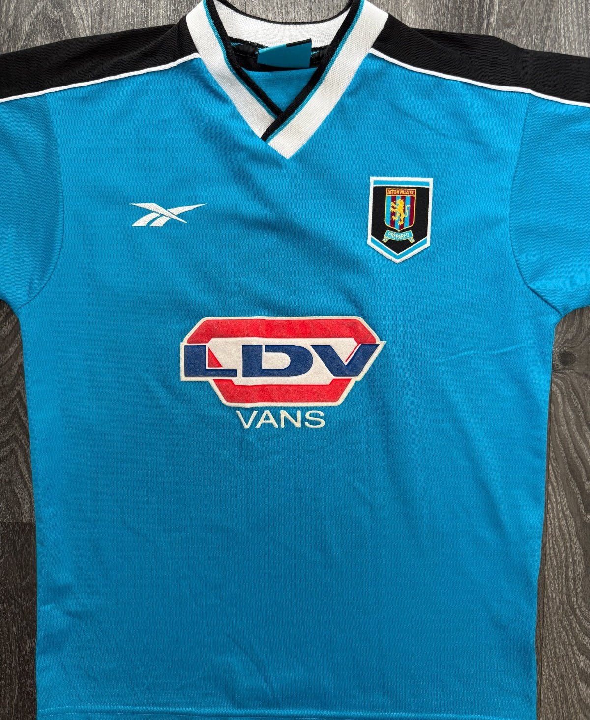 Original Authentic Reebok Aston Villa 1998/1999 Away Shirt Mens Small0