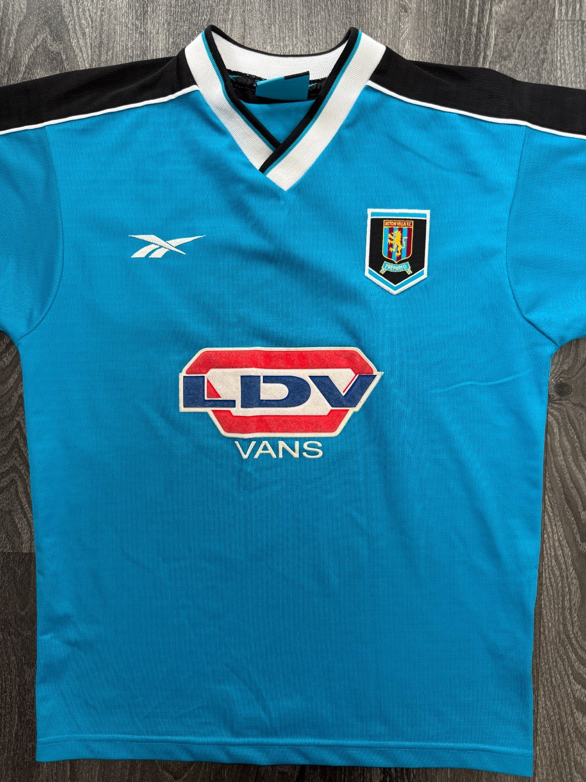 Original Authentic Reebok Aston Villa 1998/1999 Away Shirt Mens Small0