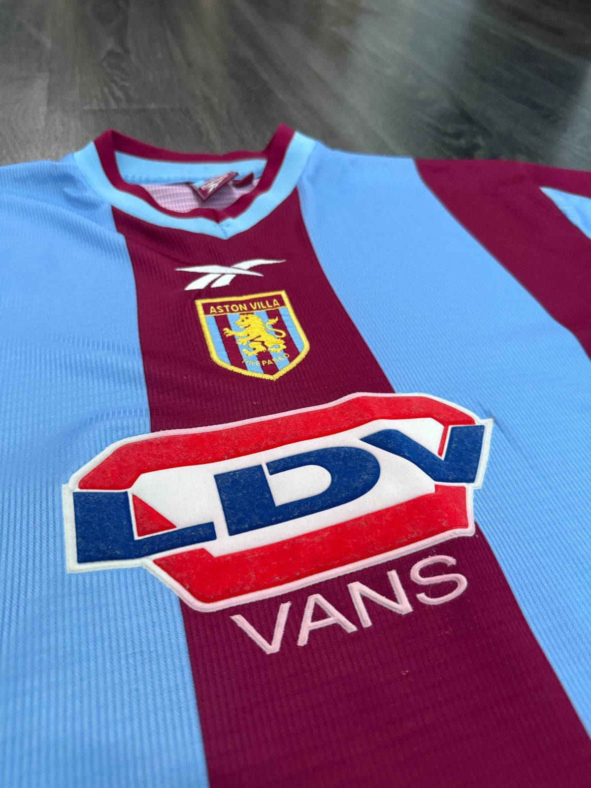 Original Reebok Aston Villa 1999/2000 Home Shirt Mens Medium M2