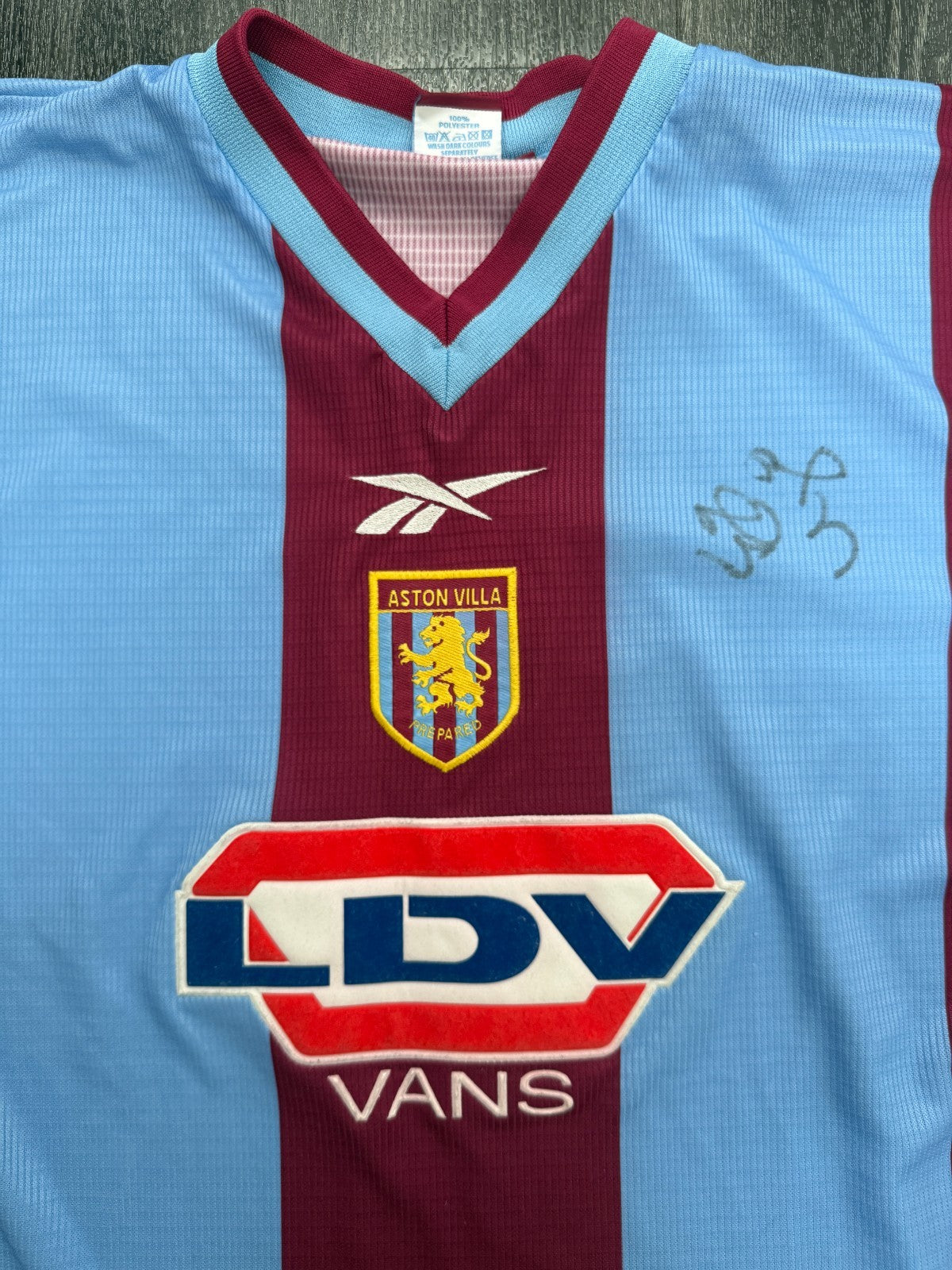 SIGNED Original Reebok Aston Villa 1999/2000 Home Shirt Mens Small1