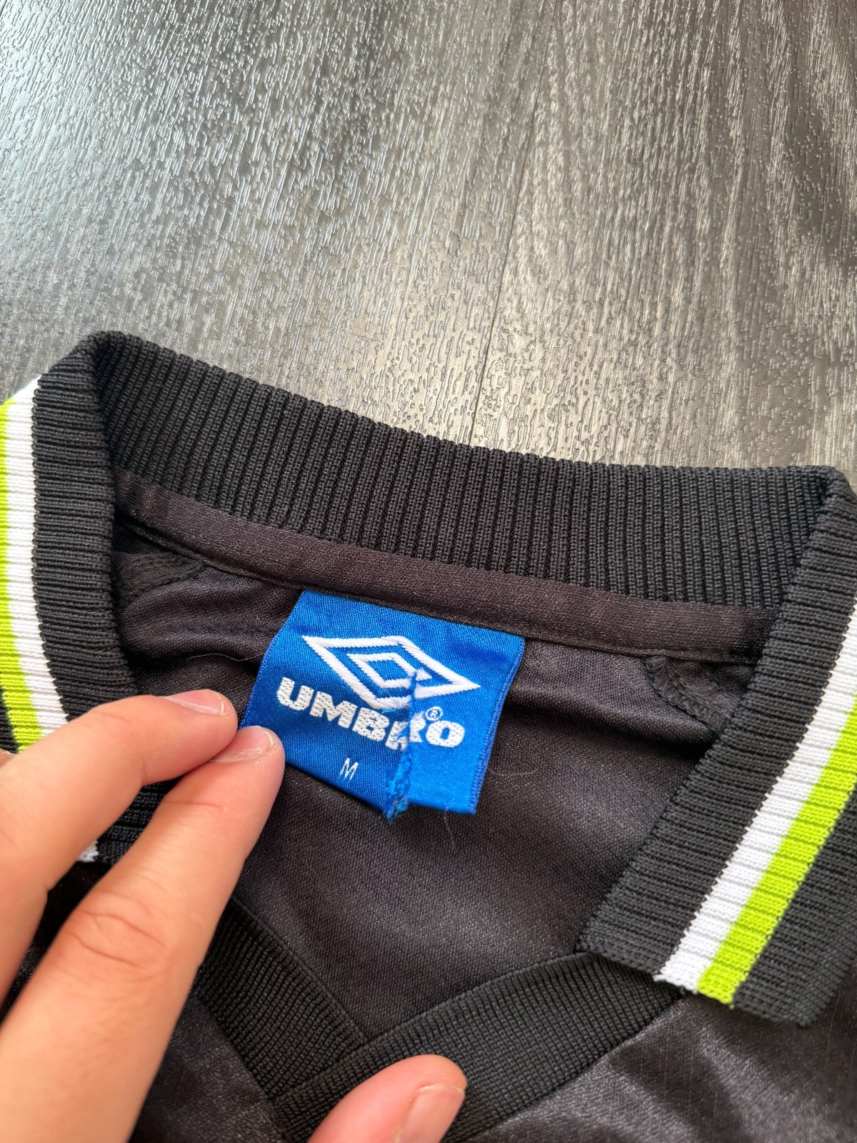 Original Authentic Umbro Manchester United 1998/1999 Third Shirt Mens Medium2