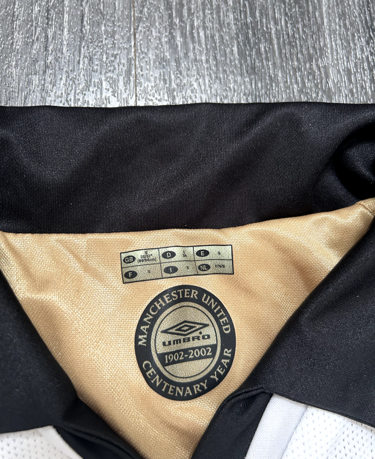 Authentic Umbro Manchester United 2001/2002 Away Shirt Long Sleeve Mens Small8