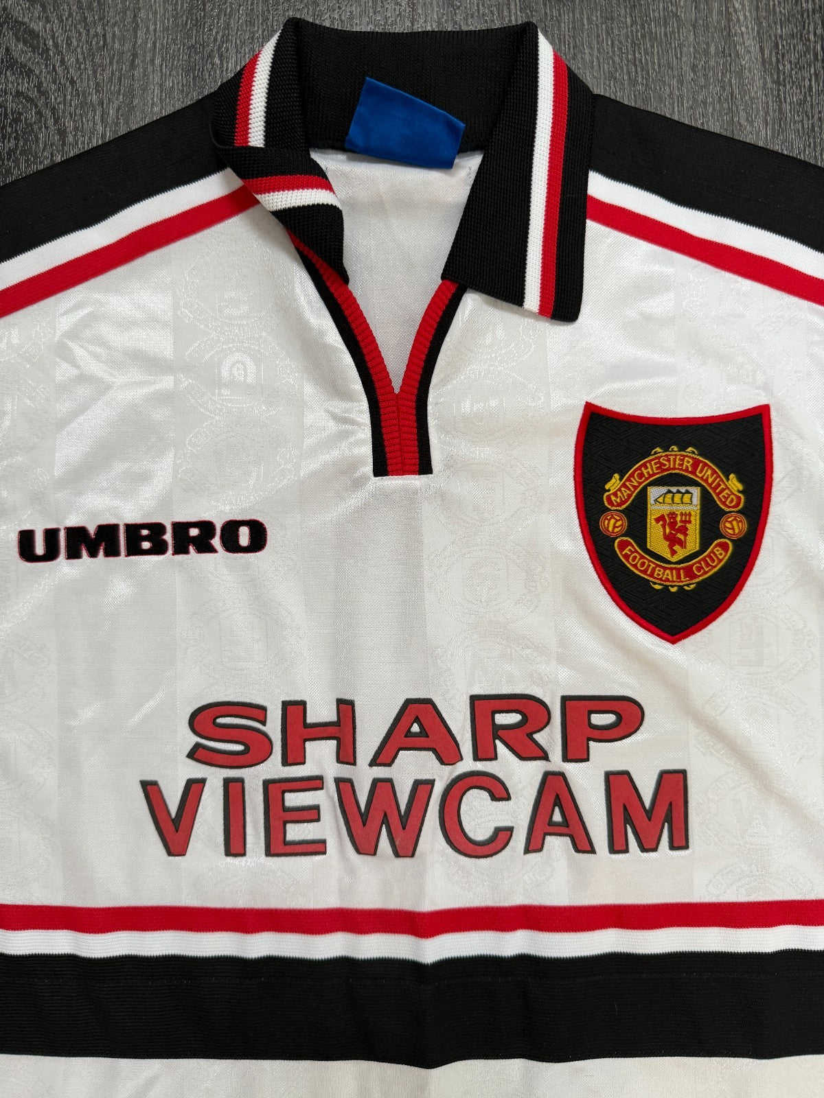 Original Authentic Umbro Manchester United 1997/1998 Away Shirt Mens Large1