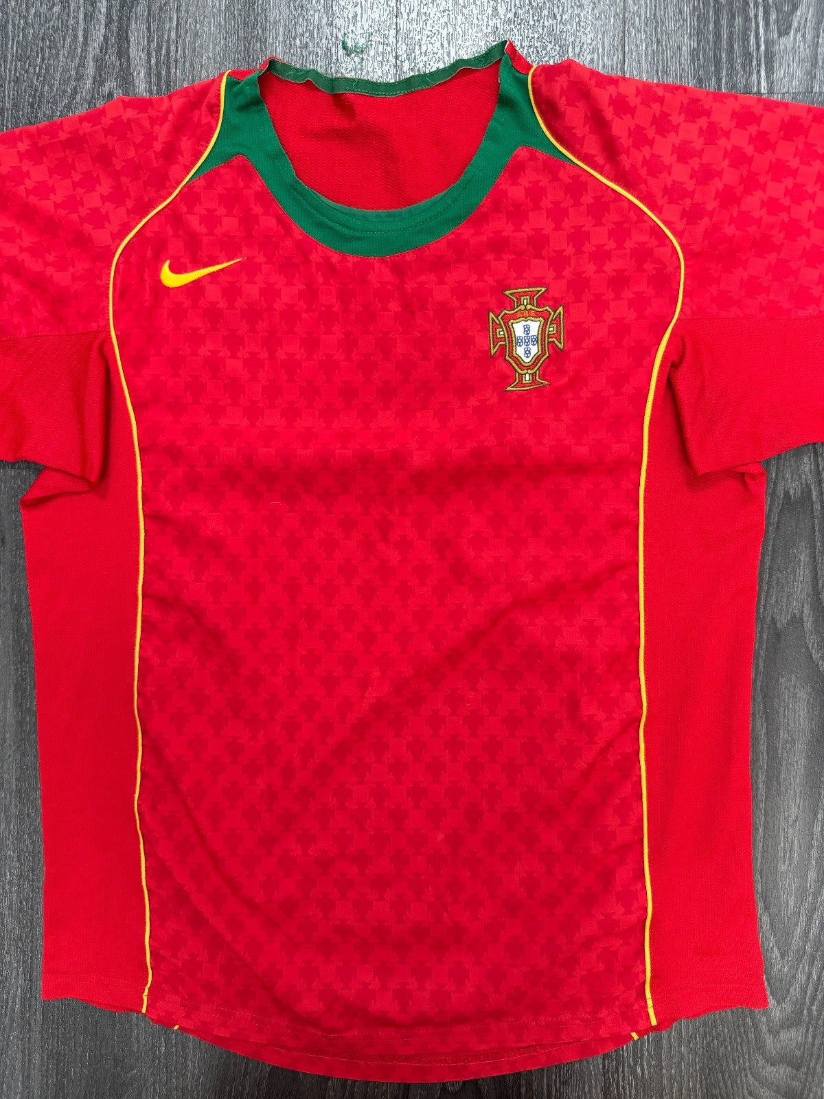 Original Authentic Nike Portugal 2004 Home Shirt Mens Medium0