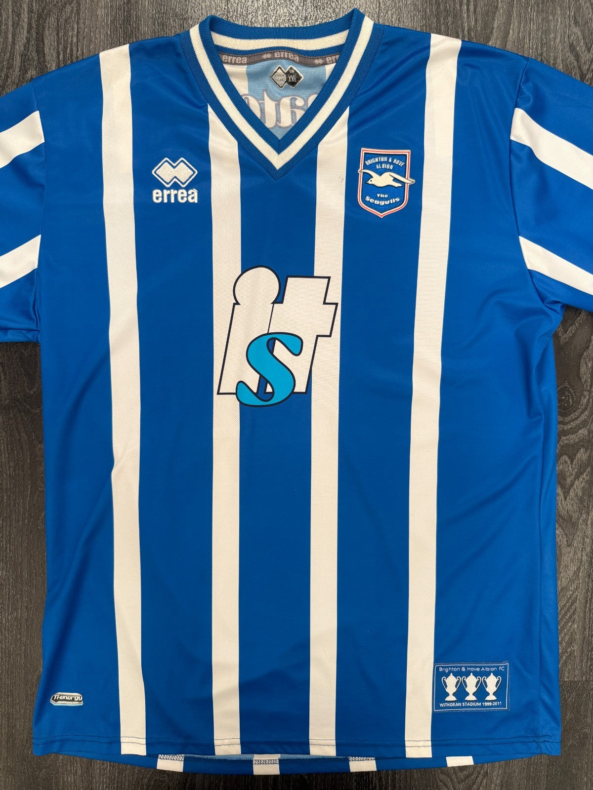 Original Errea Brighon & Hove Albion 2010/2011 Home Shirt Mens Extra Large XL0