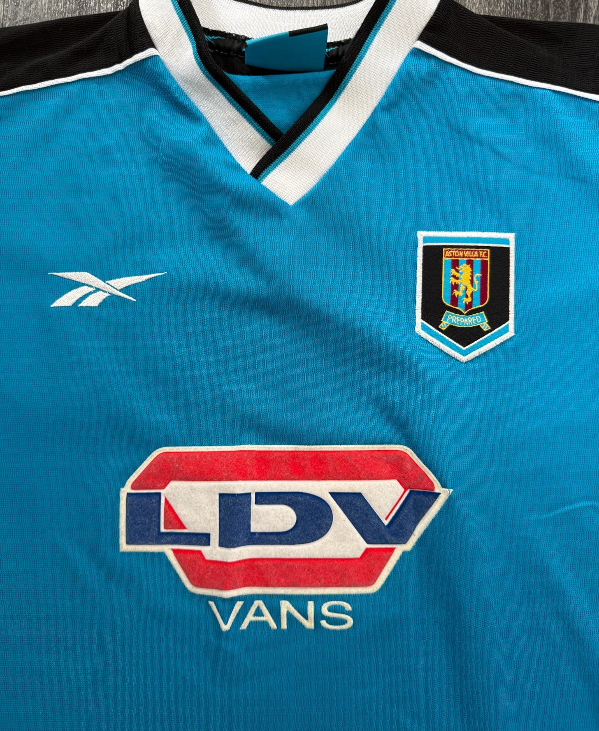 Original Authentic Reebok Aston Villa 1998/1999 Away Shirt Mens Small1