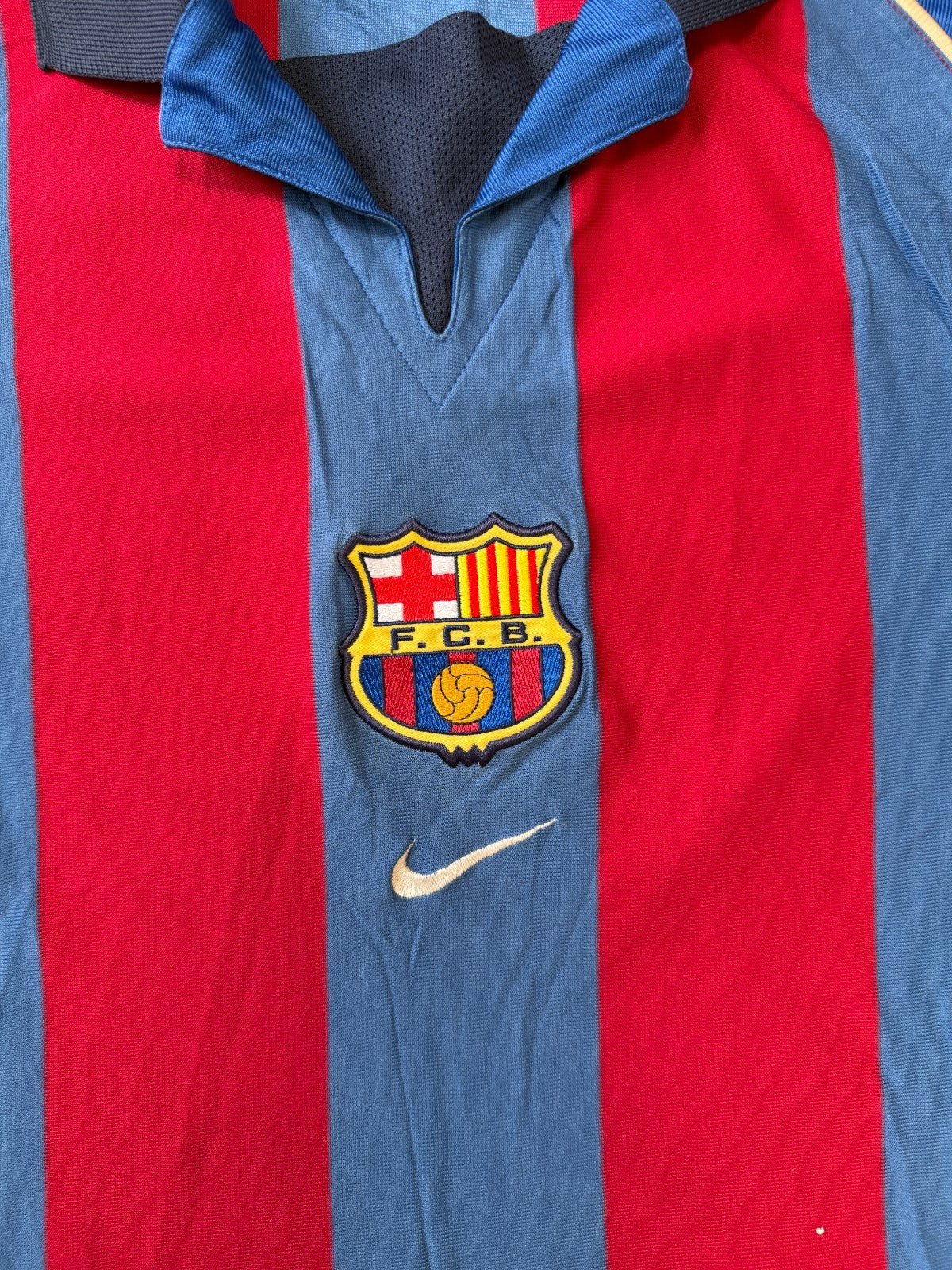 Original Authentic Nike Barcelona 2001/2002 Home Shirt Mens Medium1