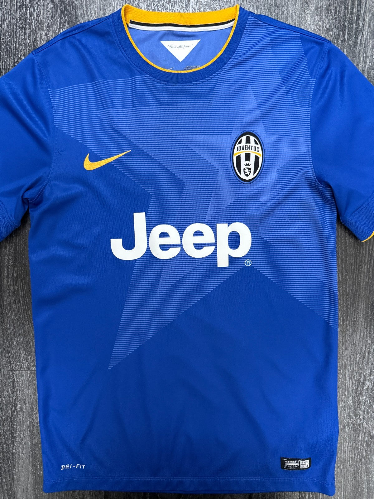 Original Nike Juventus 2014/2015 Away Shirt Mens Small S0