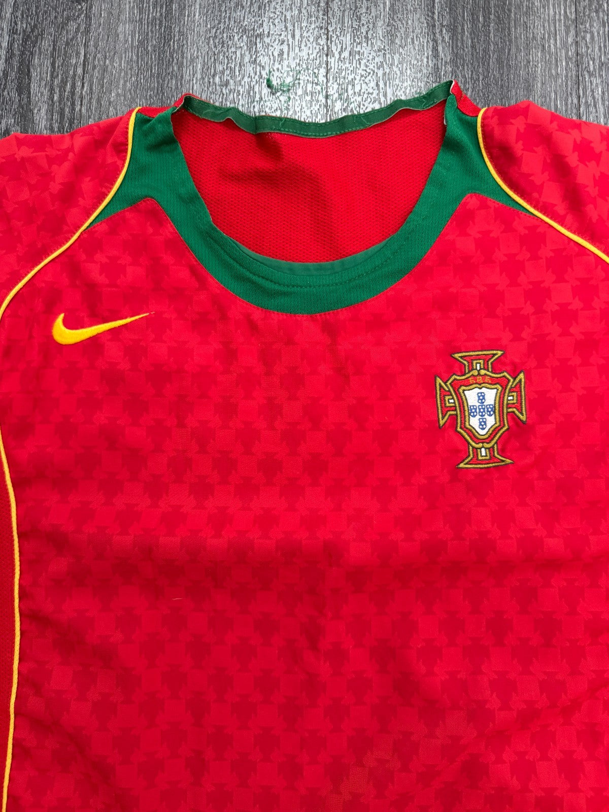 Original Authentic Nike Portugal 2004 Home Shirt Mens Medium1