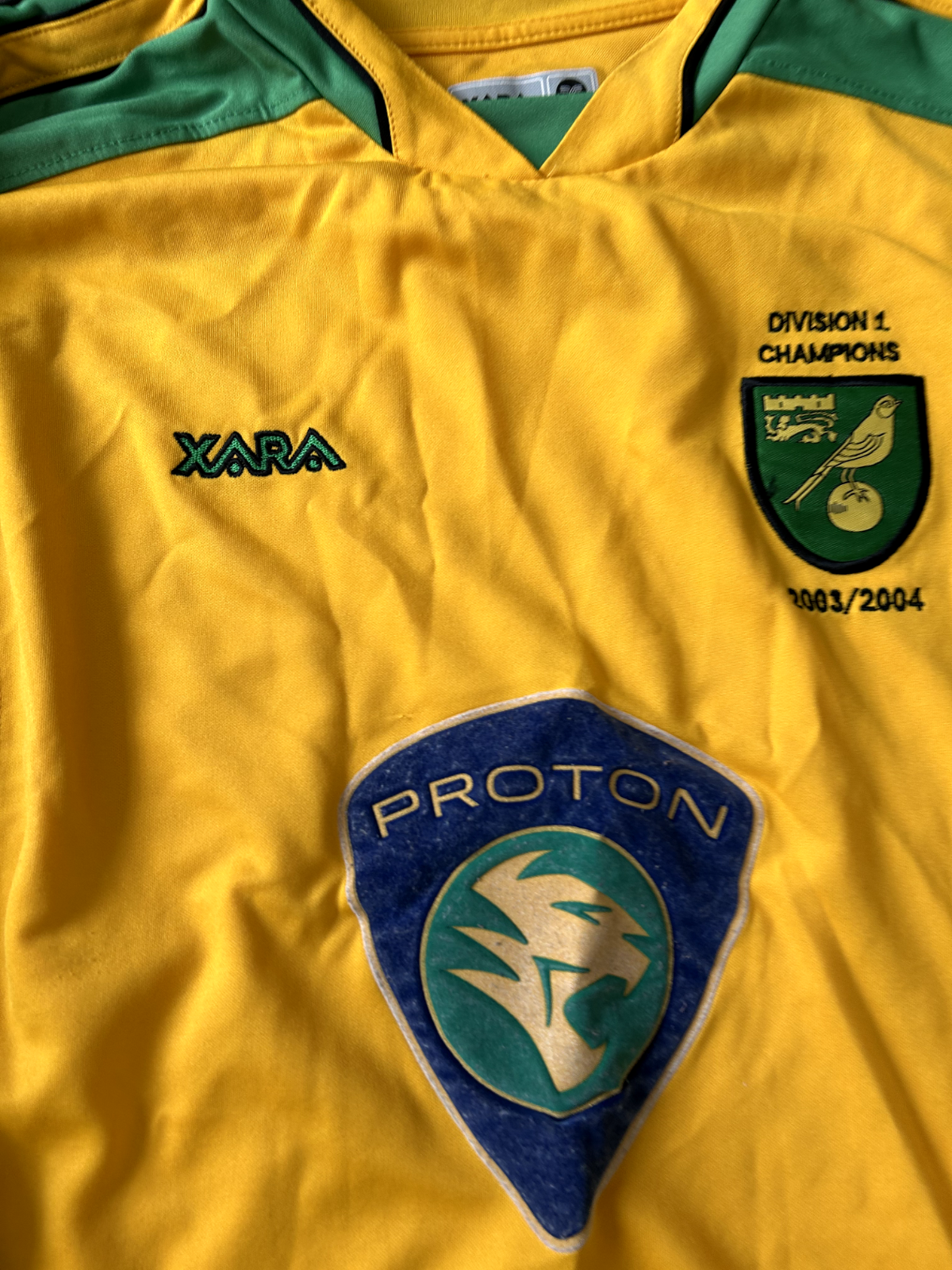 Authentic Xara Norwich City 2003/2004 Home Shirt Medium Long Sleeve Mens1