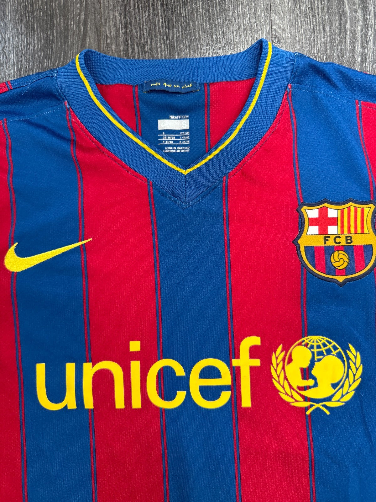 Original Authentic Nike Barcelona 2009/2010 Home Shirt Mens Small1