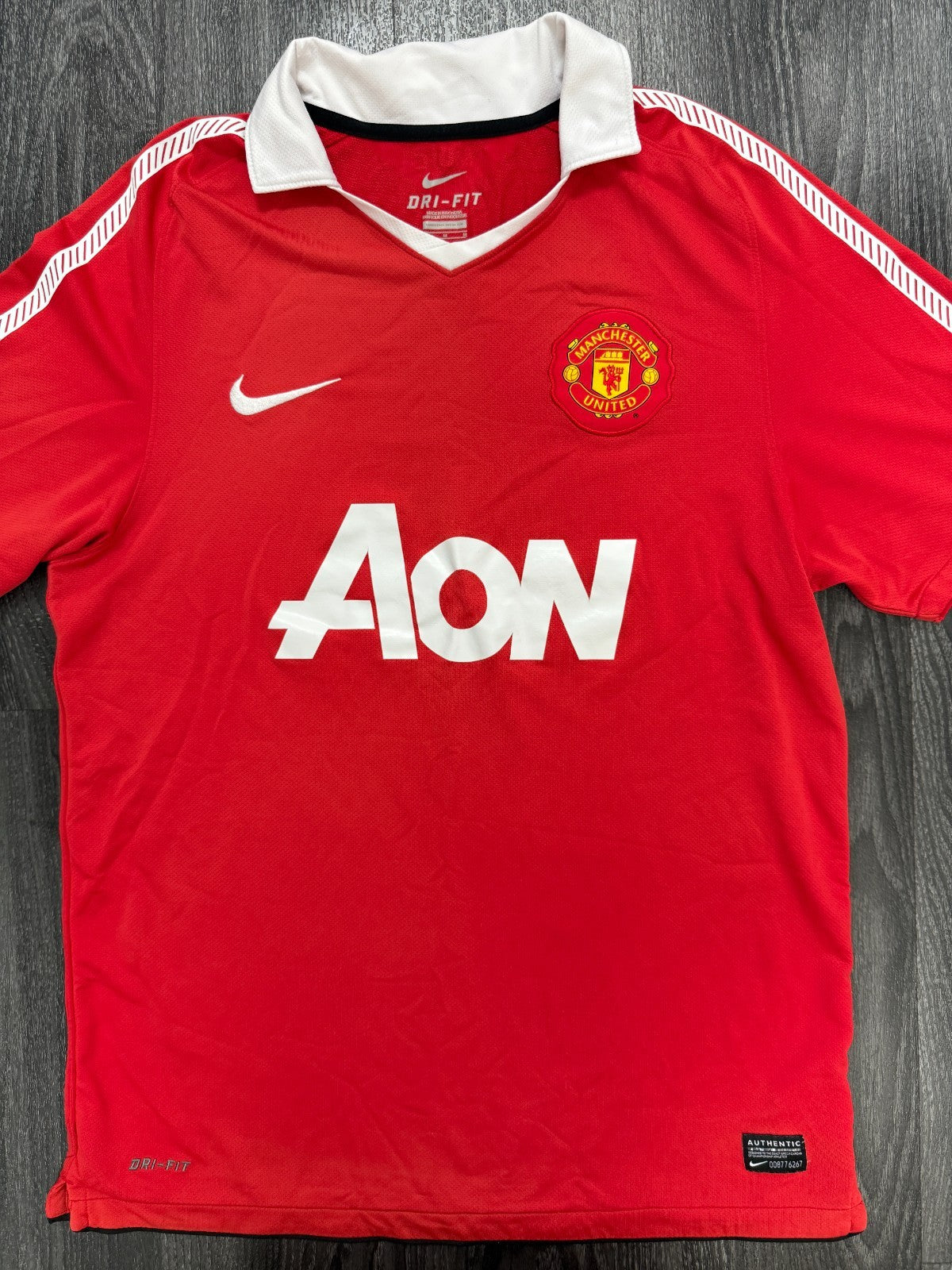 Original Authentic Nike Manchester United 2010/2011 Home Shirt Mens Medium0