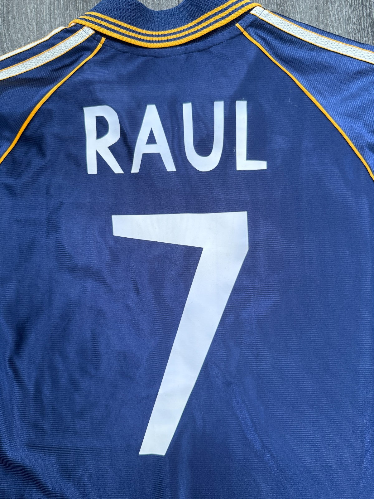 Original Authentic Adidas Real Madrid 1998/1999 Third Shirt RAUL 7 Mens Medium7