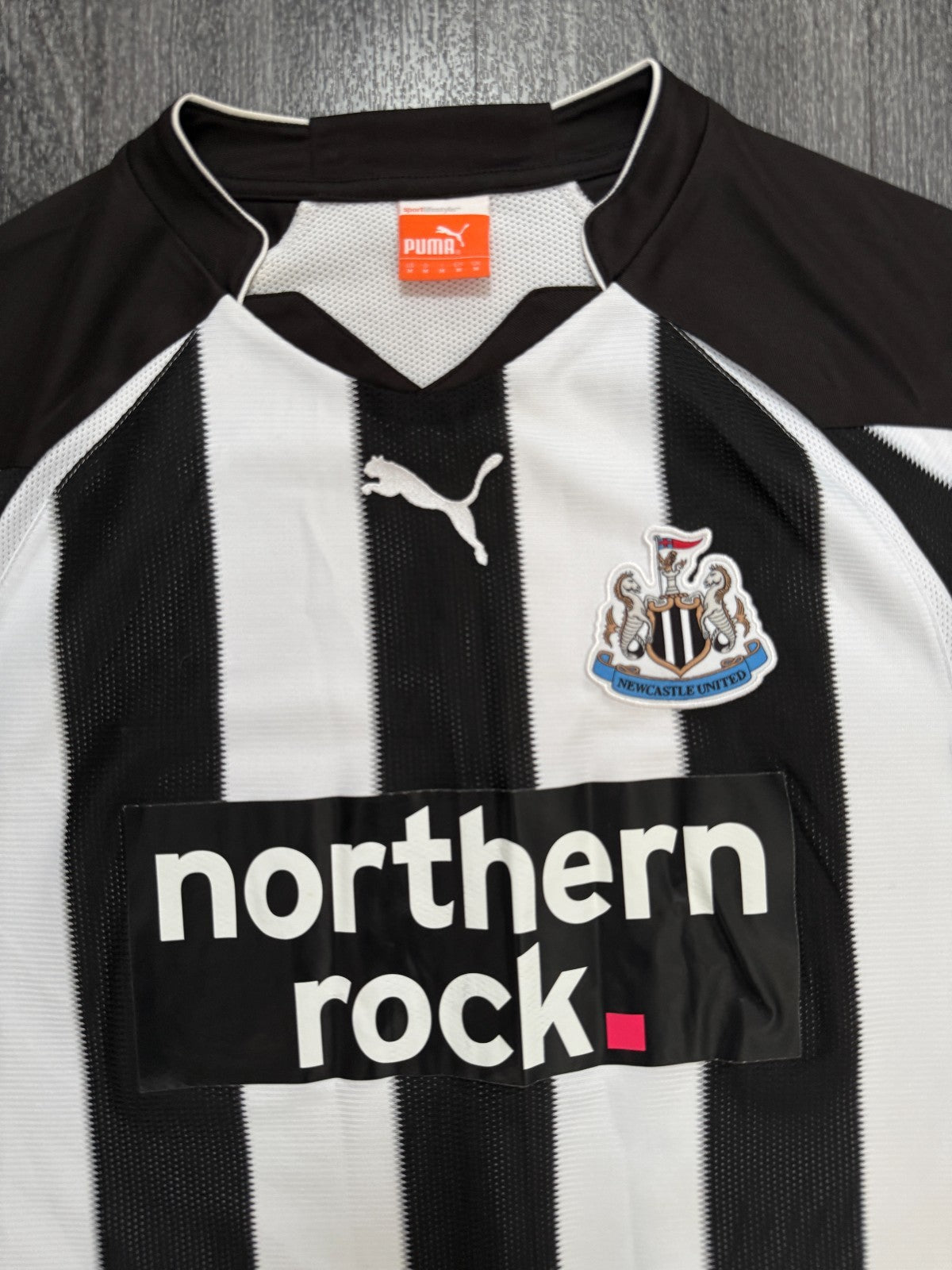 Original Puma Newcastle United 2010/2011 Home Shirt Mens Medium1