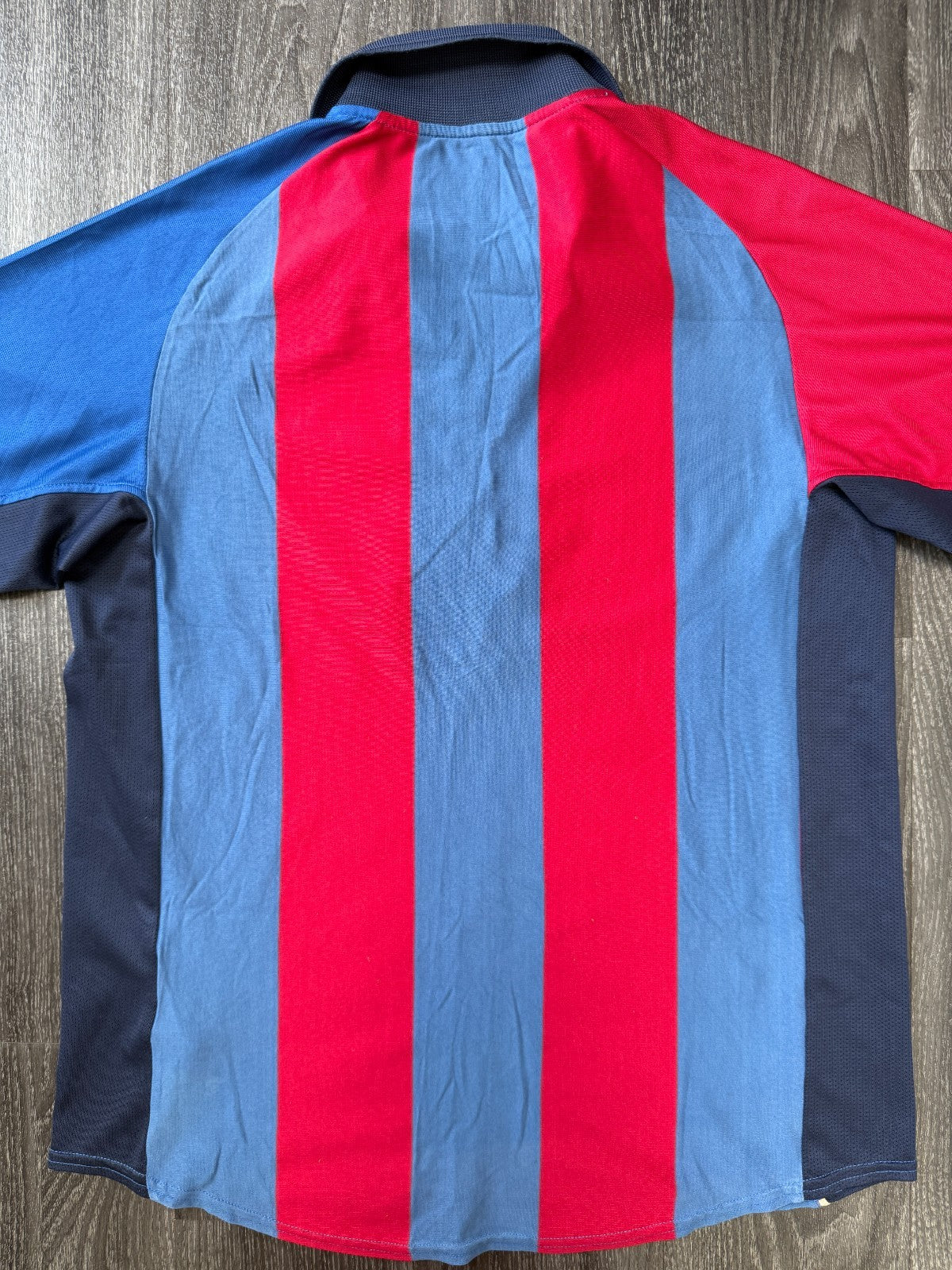 Original Authentic Nike Barcelona 2001/2002 Home Shirt Mens Medium5