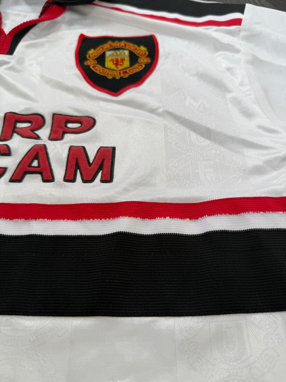 Original Authentic Umbro Manchester United 1997/1998 Away Shirt Mens Medium5