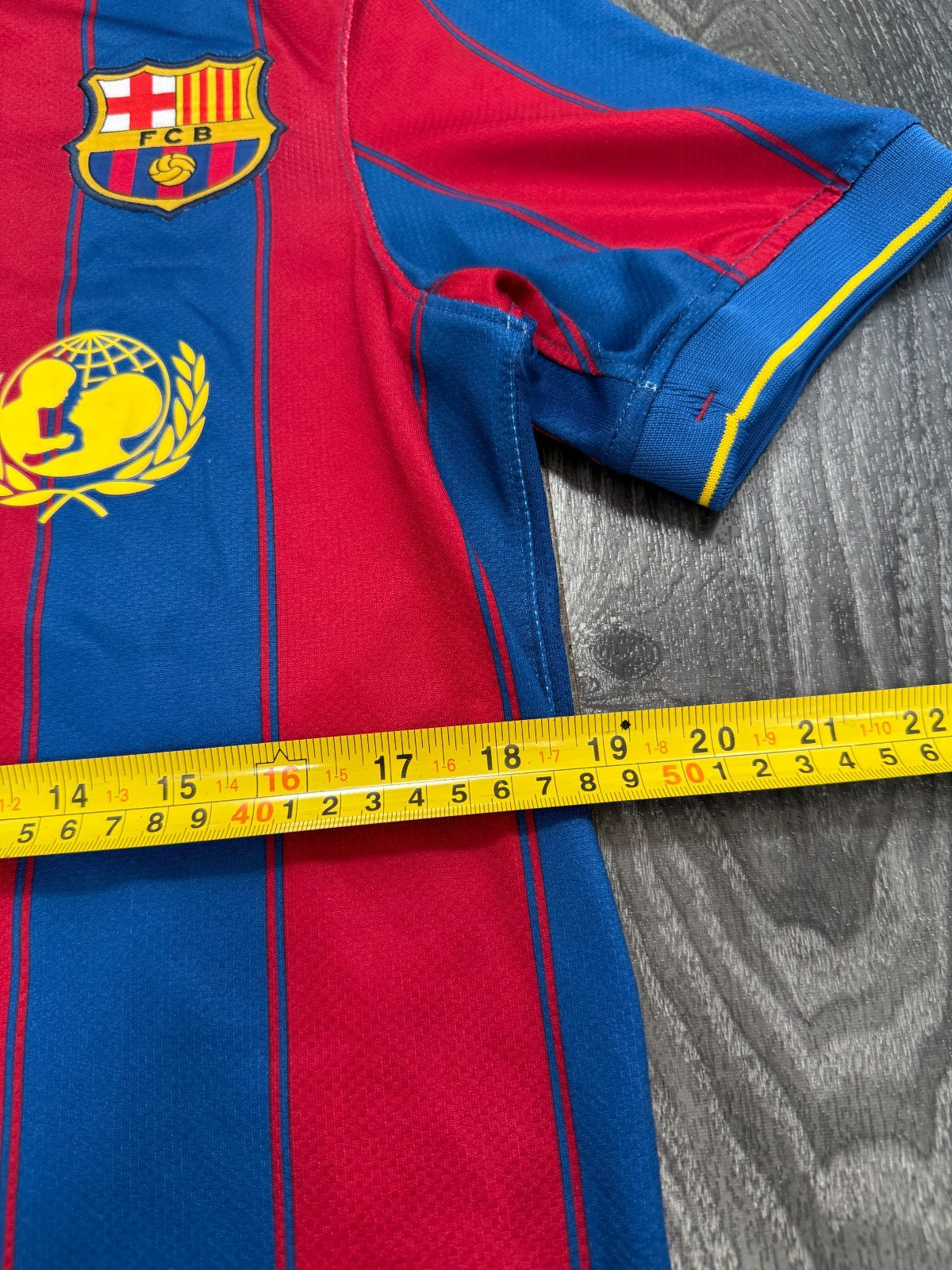 Original Authentic Nike Barcelona 2009/2010 Home Shirt Mens Small3