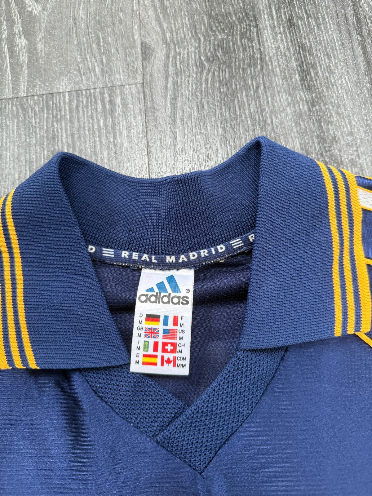 Original Authentic Adidas Real Madrid 1998/1999 Third Shirt RAUL 7 Mens Medium3