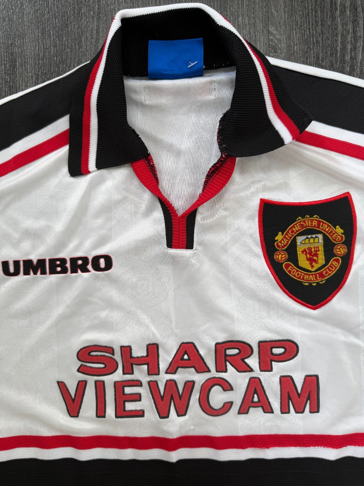 Original Authentic Umbro Manchester United 1997/1998 Away Shirt Mens Medium1