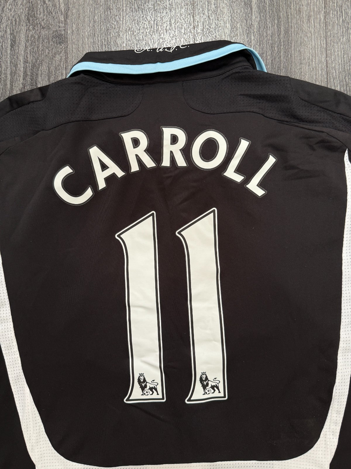 Original Adidas Newcastle United 2007/2008 Home Shirt CARROLL 11 Mens Large1