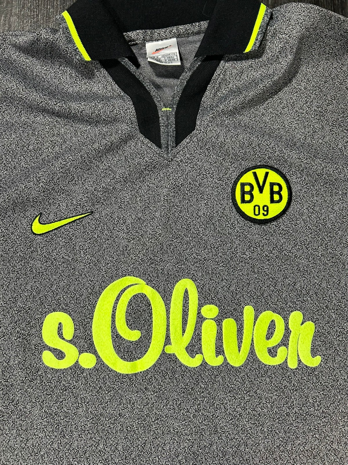 Original Authentic Nike Borussia Dortmund 1997/1998 Away Shirt Mens Medium1