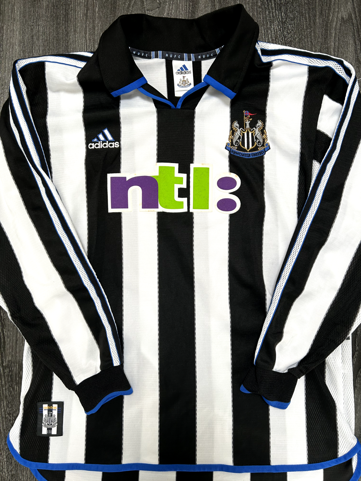 Authentic Adidas Newcastle United 2000/2001 Home Shirt Long Sleeve Mens Large0