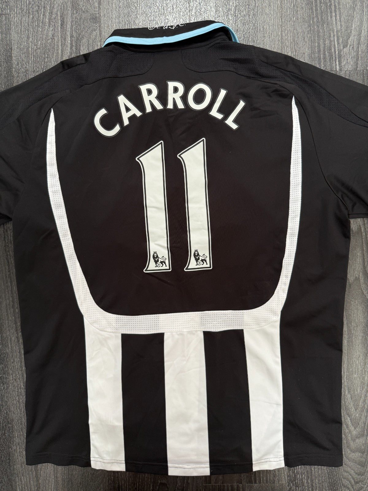 Original Adidas Newcastle United 2007/2008 Home Shirt CARROLL 11 Mens Large0