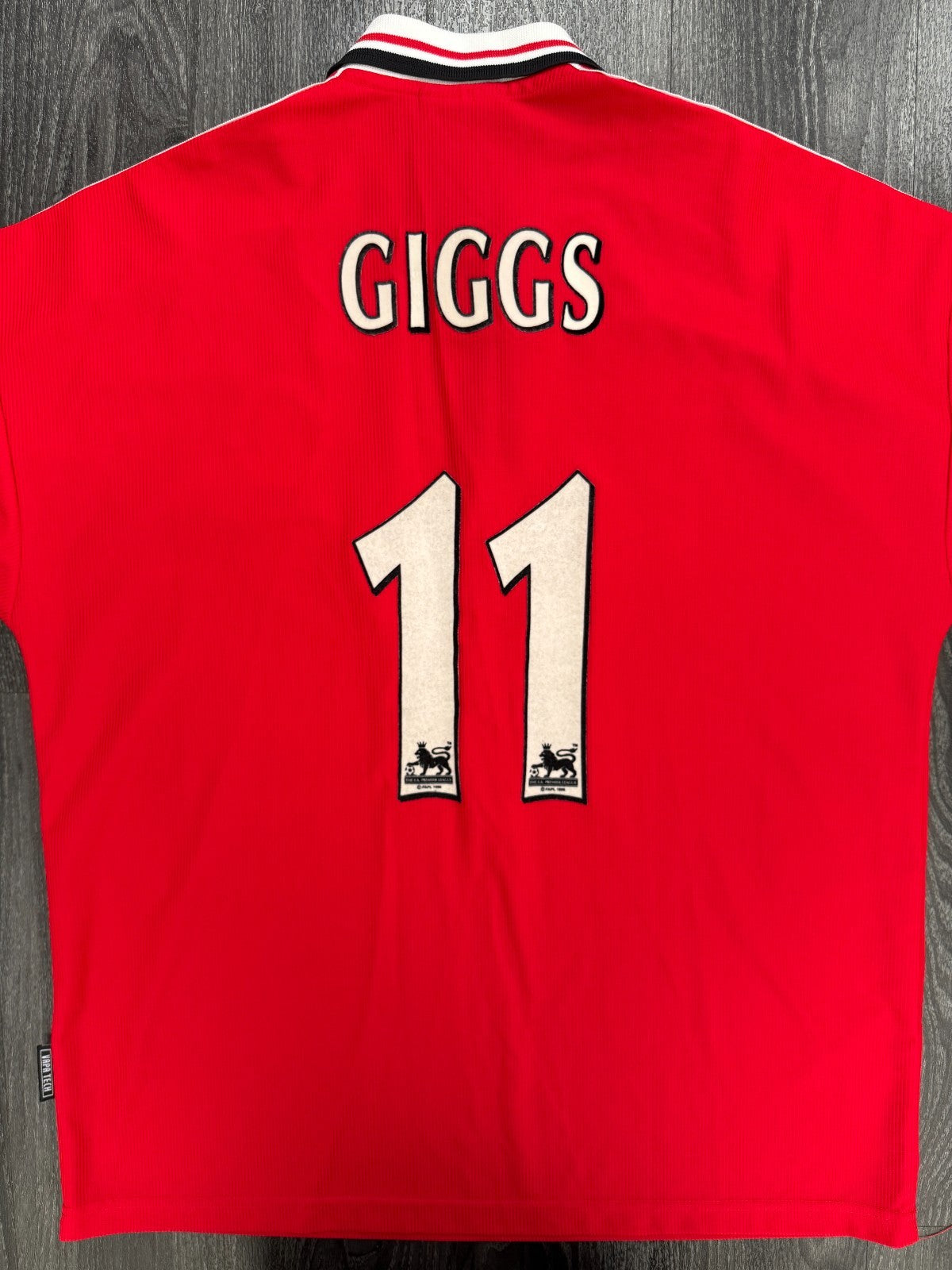 Original Umbro Manchester United 1998/1999 Home Shirt GIGGS 11 Mens Extra Large0